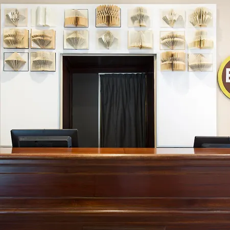 B&B Hotel Napoli 3* Neapol