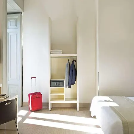 B&B Hotel Napoli 3* נאפולי
