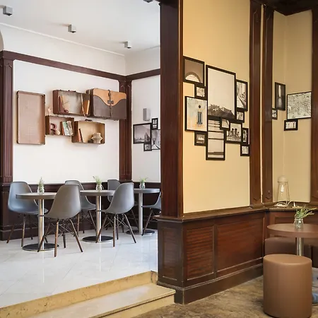 מלון B&B Hotel Napoli 3*