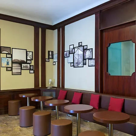 B&B Hotel Napoli 3* נאפולי