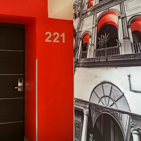 מלון B&B Hotel Napoli 3*
