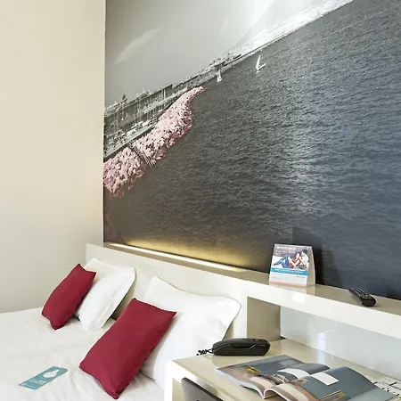 מלון B&B Hotel Napoli 3*
