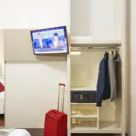 מלון B&B Hotel Napoli