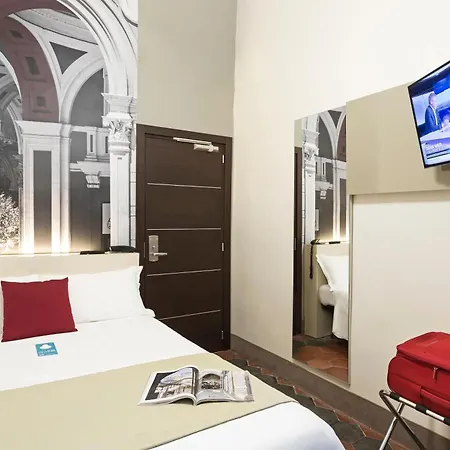 B&B Hotel Napoli מלון