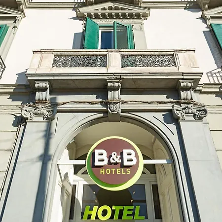 B&B Hotel Napoli מלון 3*
