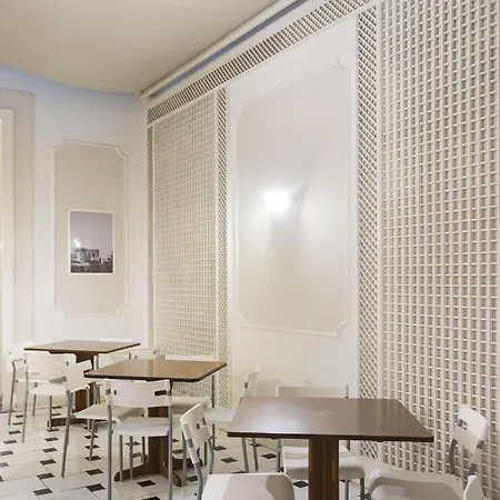 B&B Hotel Napoli מלון