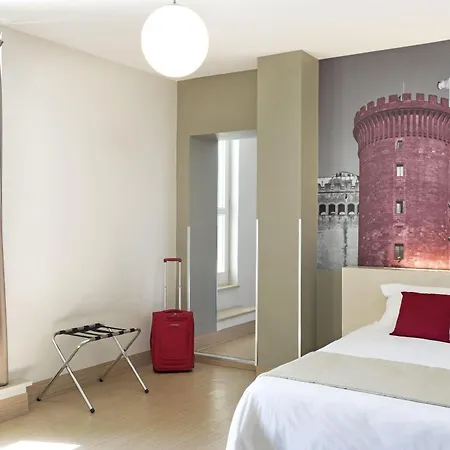 B&B Hotel Napoli מלון 3*
