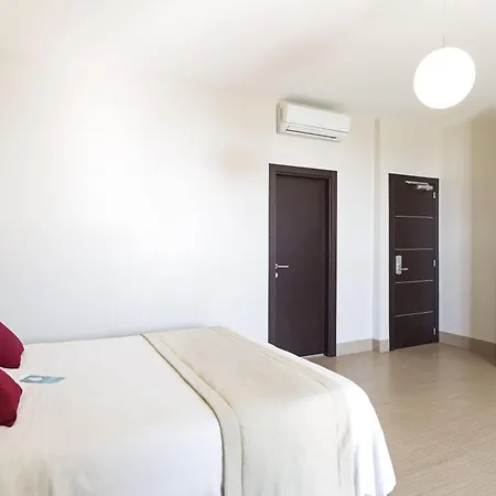 מלון B&B Hotel Napoli 3*