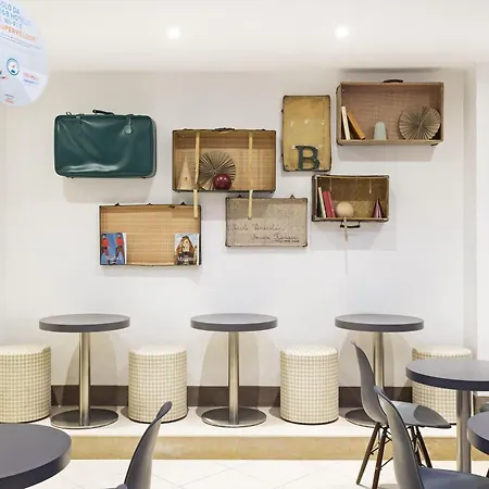 B&B Hotel Napoli מלון
