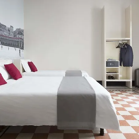 מלון B&B Hotel Napoli